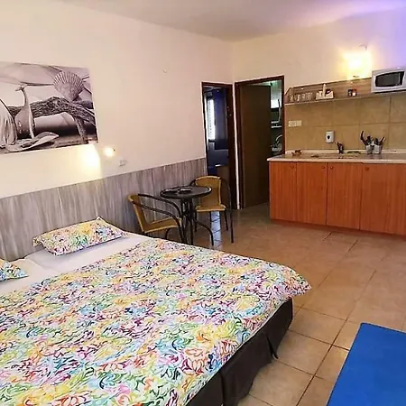 Aloni - Guest House Dead Sea Neve Zohar Extérieur photo