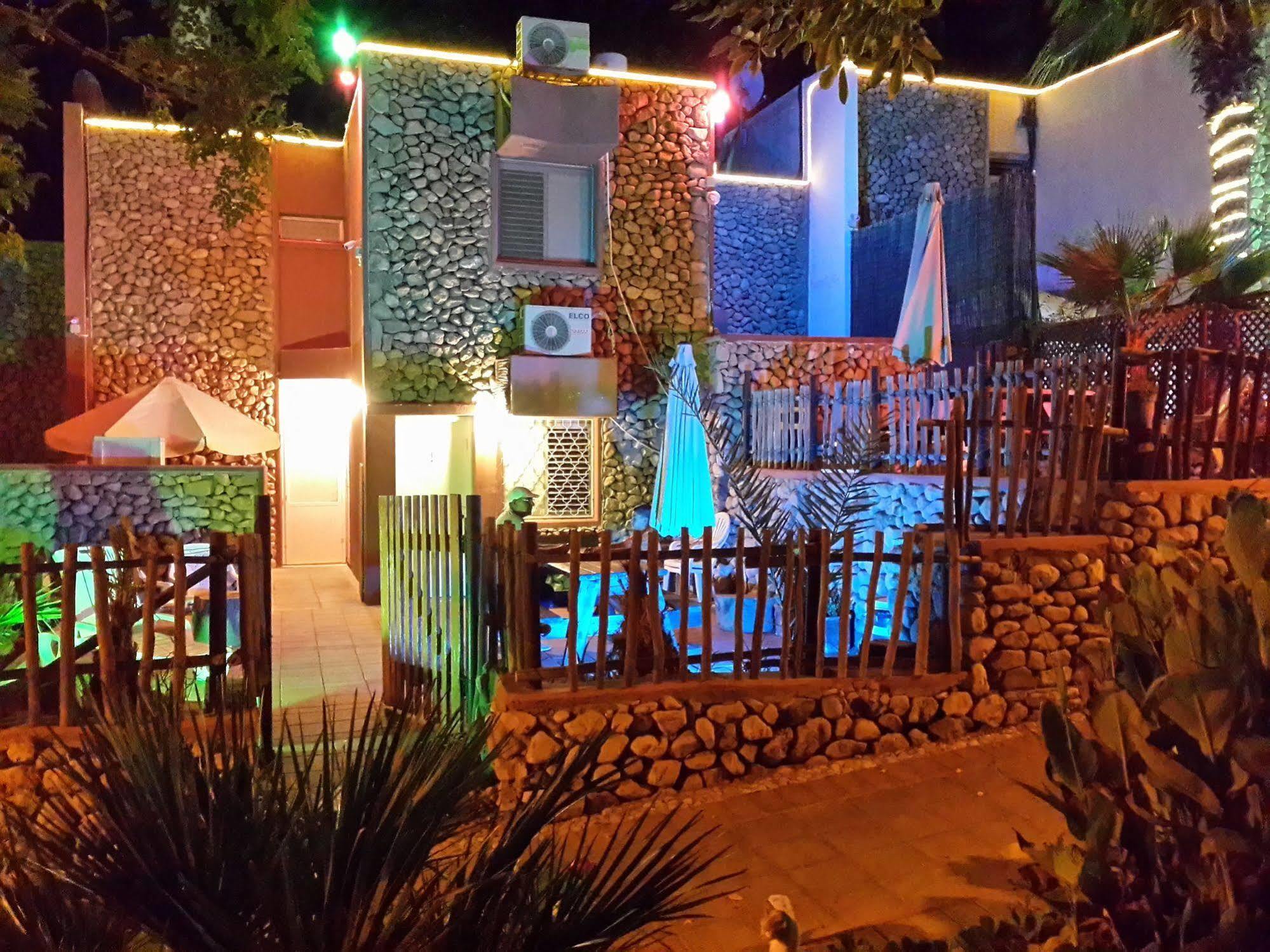 Aloni - Guest House Dead Sea * Neve Zohar